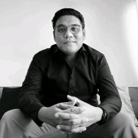Bryan Joseph Abuluyan, Almi