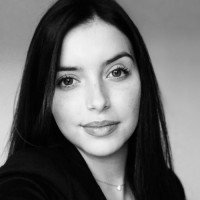 Claudia Neves