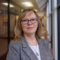 Linda Snyder, Cic, Asli, Ais, Au