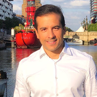 Eduardo C R Camelyer