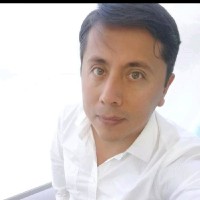 César M.