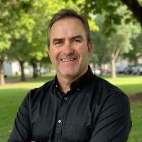 Dr Stephen Thake