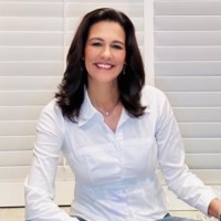 Kelli-Ann Metropulos, Rn