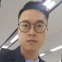 최동욱