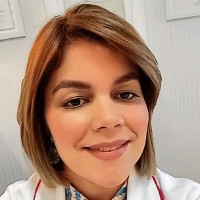 Dra. Julissa Mena De Mañán