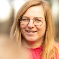 Elly Thuis