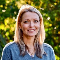 Laura McNealey