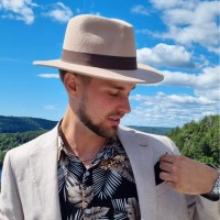 Aaron Lindquist