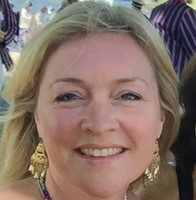 Julie Holmes