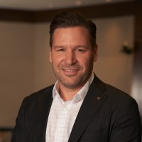 Wayne Prins, Mba
