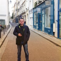 Роман Попов