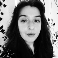 Molly Guest