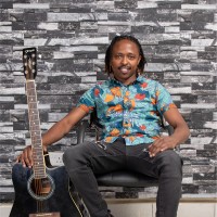 Kenadi Ngumi