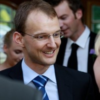 Dr. Manuel Decker