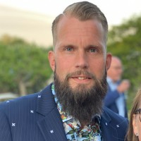 Joakim H Vinter