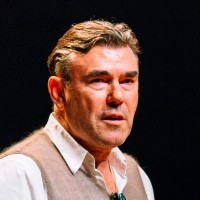 Clive Wilkinson FAIA FIIDA RIBA