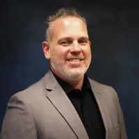 Neal Lauzon