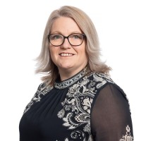 Nicci White