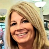 Gayle Thom