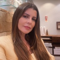 Elissandra Oliveira Oleniki