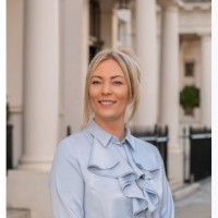 Lisa Knight Mnaea