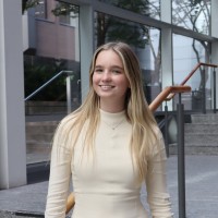 Lauren Nicol
