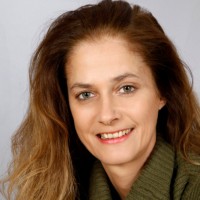 Claudia Peters