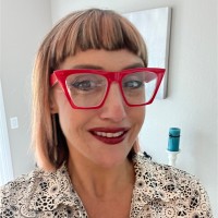 Evette Evors Mora