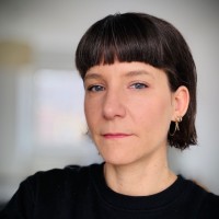Cornelia Holzer