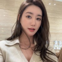 Xiaoya Chen