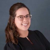 Angela Betrix, Amp