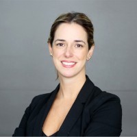 Paula Lima Hyppolito Oliveira