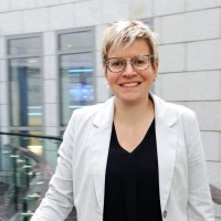 Dr. Karina Strübbe