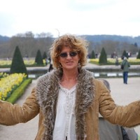 Leslie Iskenderian
