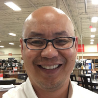 Dennis Flores