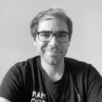Dr. Gonzalo Araujo