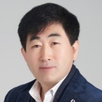 Yong Sung Lee