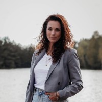 Debby Van Hal