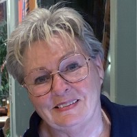 Nel Ezendam- Holzhauer