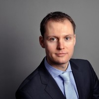 Dr. Stefan Felix S.