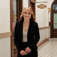 Julia Stelzer