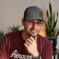 Jonathan Holton