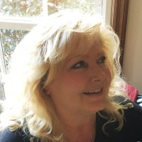 Véronique Andrews