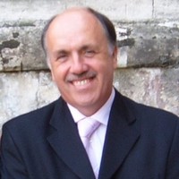 Alan E Davis