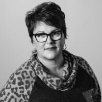 Dianne Hall