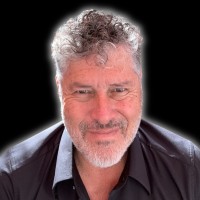 Derrick Ruiz, Residential and Multifamily Broker