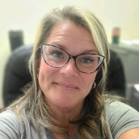 Lindy Knowles