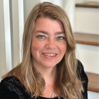 Jennifer Lutz