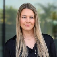 Cari Hamilton, Eris