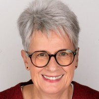 Elizabeth Szabo